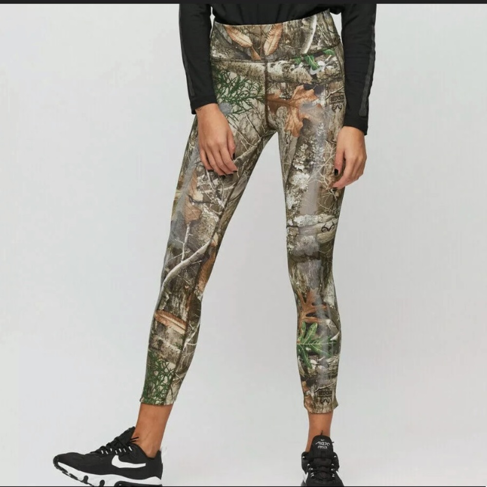 Real tree camo nike leggings size medium